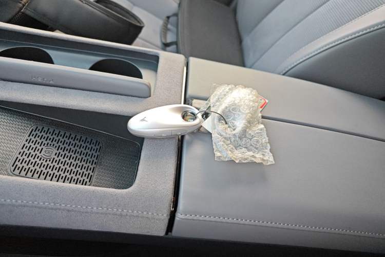Used VOYAH PASSION 2024 PHEV Four-Wheel Drive Ultra-Long Range Executive Edition Vehicle Key