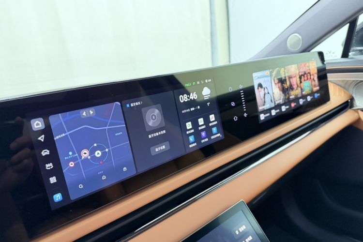 Used VOYAH PASSION 2024 PHEV Four-Wheel Drive Ultra-Long Range Flagship Model Audio And AC Panel
