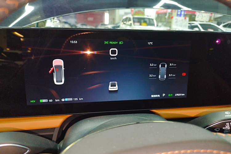 Used VOYAH PASSION 2024 PHEV Four-Wheel Drive Ultra-Long Range Flagship Model Instrument Cluster
