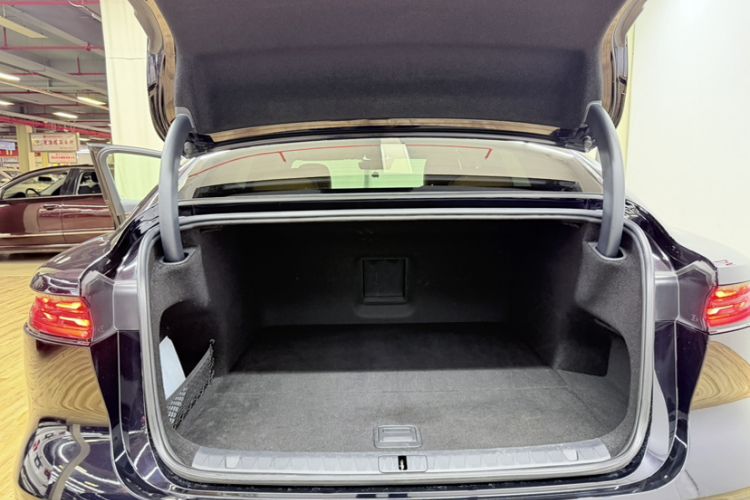 Used VOYAH PASSION 2024 PHEV Four-Wheel Drive Ultra-Long Range Flagship Model Trunk