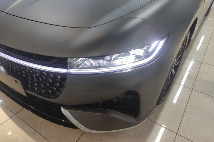 Used VOYAH PASSION 2024 PHEV Four-Wheel Drive Ultra-Long Range Executive Edition Left Front Headlight