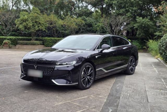 Ojetý VOYAH Light 2024 PHEV Four-Wheel Drive Ultra-Long Range Flagship Model