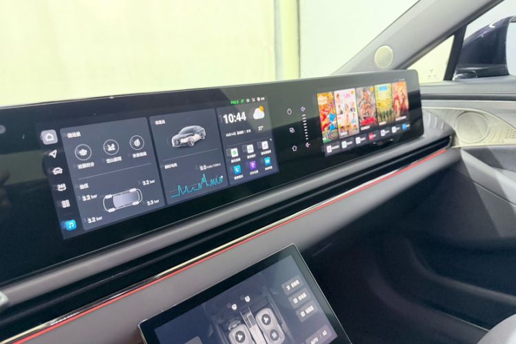 Used VOYAH PASSION 2024 PHEV Four-Wheel Drive Ultra-Long Range Flagship Model Audio And AC Panel