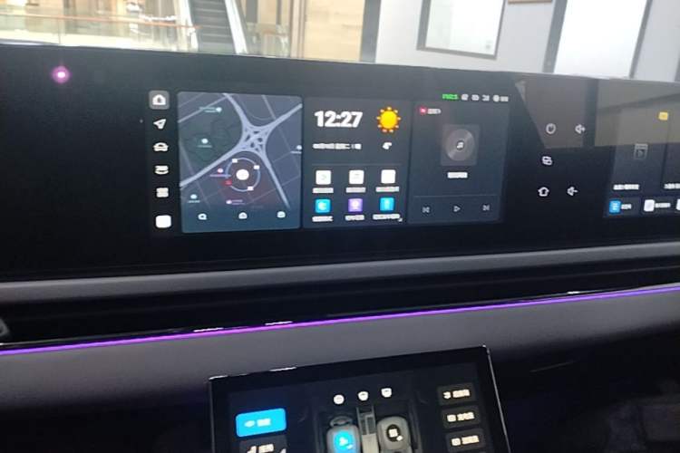 Used VOYAH PASSION 2024 PHEV Four-Wheel Drive Ultra-Long Range Flagship Model Audio And AC Panel