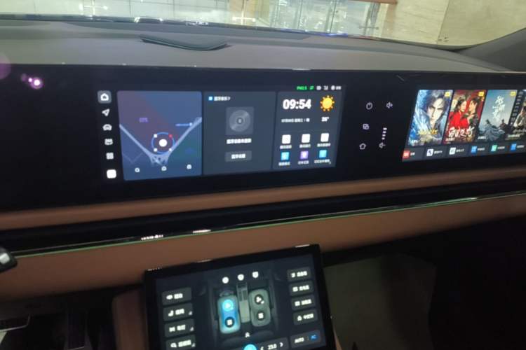 Used VOYAH PASSION 2024 PHEV Four-Wheel Drive Ultra-Long Range Flagship Model Audio And AC Panel