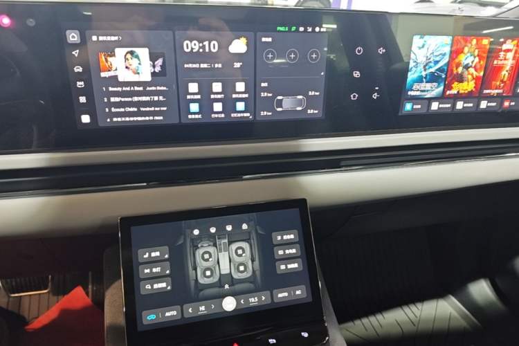 Used VOYAH PASSION 2024 PHEV Four-Wheel Drive Ultra-Long Range Executive Edition Audio And AC Panel
