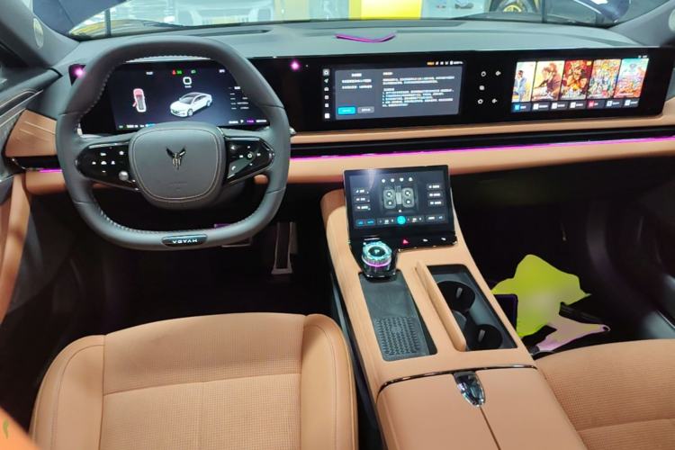 Used VOYAH PASSION 2024 PHEV Four-Wheel Drive Ultra-Long Range Executive Edition Center Console
