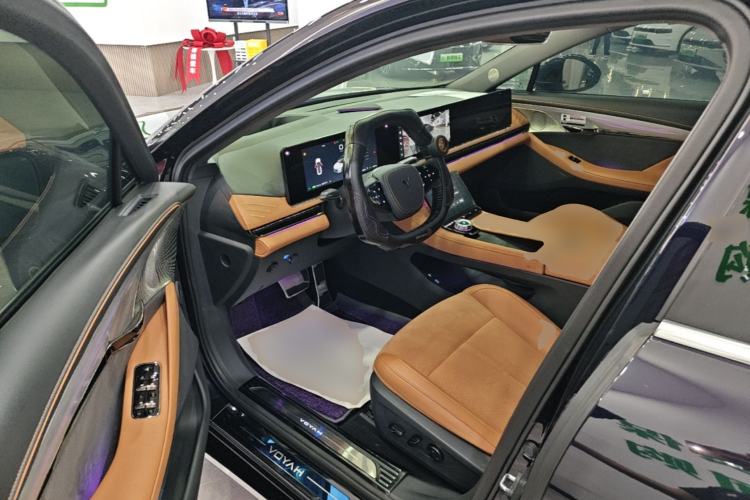 Used VOYAH PASSION 2024 PHEV Four-Wheel Drive Ultra-Long Range Flagship Model Driver Seat