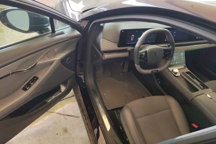 Used VOYAH PASSION 2024 PHEV Four-Wheel Drive Ultra-Long Range Flagship Model Driver Seat