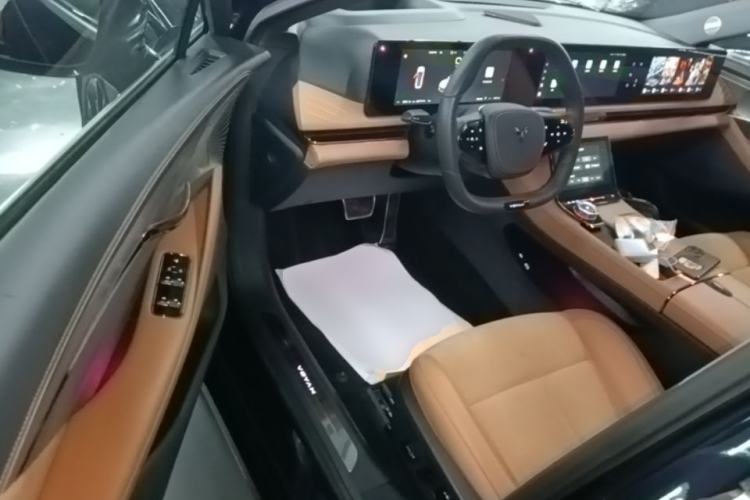 Used VOYAH PASSION 2024 PHEV Four-Wheel Drive Ultra-Long Range Flagship Model Driver Seat