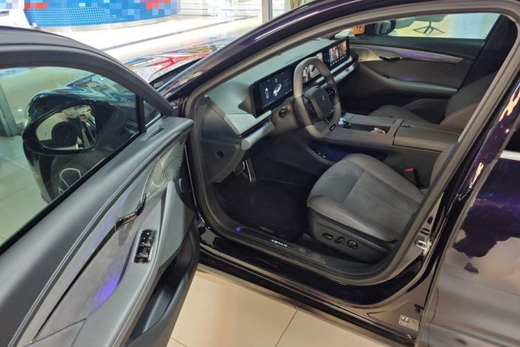 Used VOYAH PASSION 2024 PHEV Four-Wheel Drive Ultra-Long Range Flagship Model Driver Seat