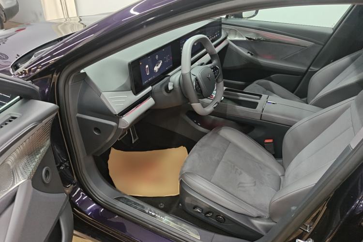 Used VOYAH PASSION 2024 PHEV Four-Wheel Drive Ultra-Long Range Flagship Model Driver Seat