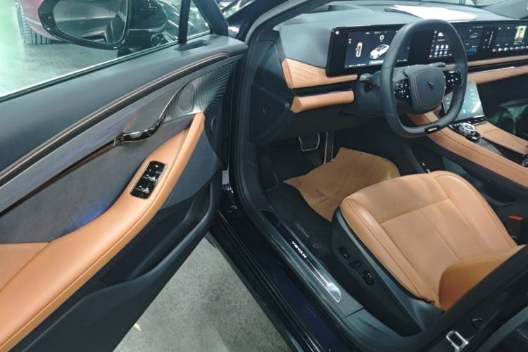 Used VOYAH PASSION 2024 PHEV Four-Wheel Drive Ultra-Long Range Flagship Model Driver Seat