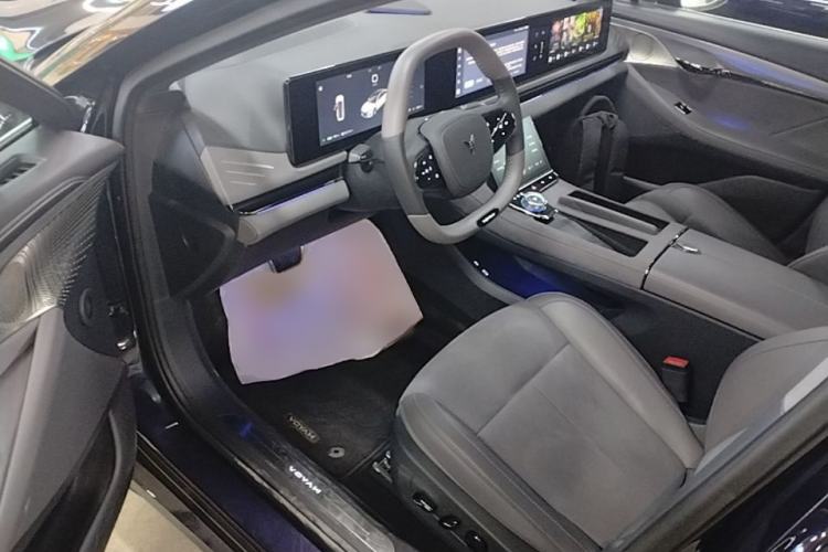 Used VOYAH PASSION 2024 PHEV Four-Wheel Drive Ultra-Long Range Flagship Model Driver Seat