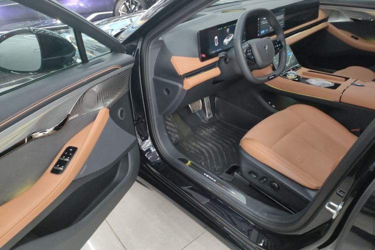 Used VOYAH PASSION 2024 PHEV Four-Wheel Drive Ultra-Long Range Flagship Model Driver Seat