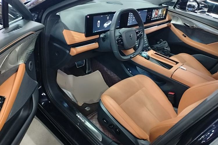 Used VOYAH PASSION 2024 PHEV Four-Wheel Drive Ultra-Long Range Flagship Model Driver Seat