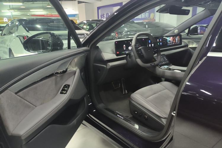 Used VOYAH PASSION 2024 PHEV Four-Wheel Drive Ultra-Long Range Executive Edition Driver Seat