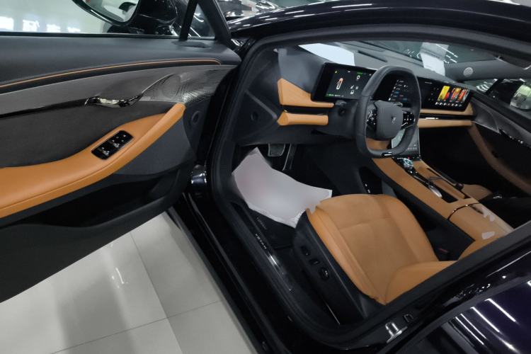 Used VOYAH PASSION 2024 PHEV Four-Wheel Drive Ultra-Long Range Flagship Model Driver Seat