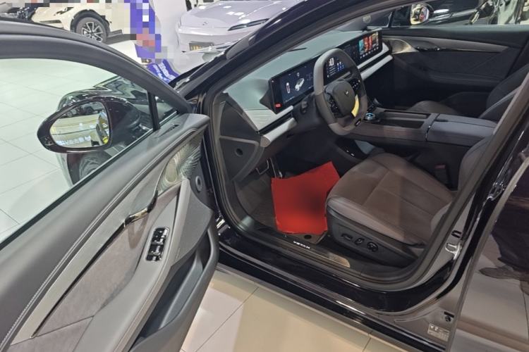 Used VOYAH PASSION 2024 PHEV Four-Wheel Drive Ultra-Long Range Executive Edition Driver Seat