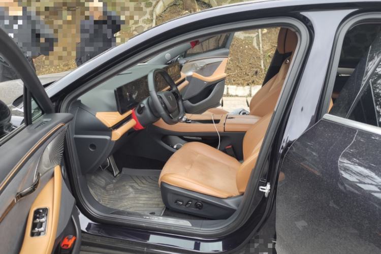 Used VOYAH PASSION 2024 PHEV Four-Wheel Drive Ultra-Long Range Flagship Model Driver Seat