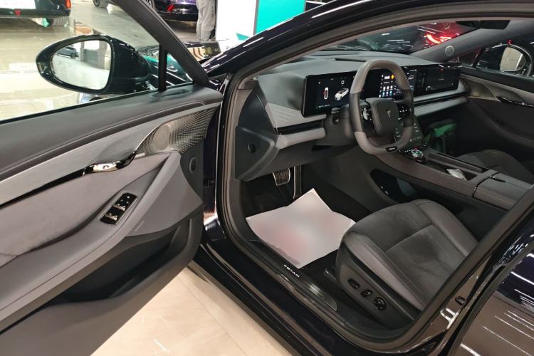 Used VOYAH PASSION 2024 PHEV Four-Wheel Drive Ultra-Long Range Flagship Model Driver Seat