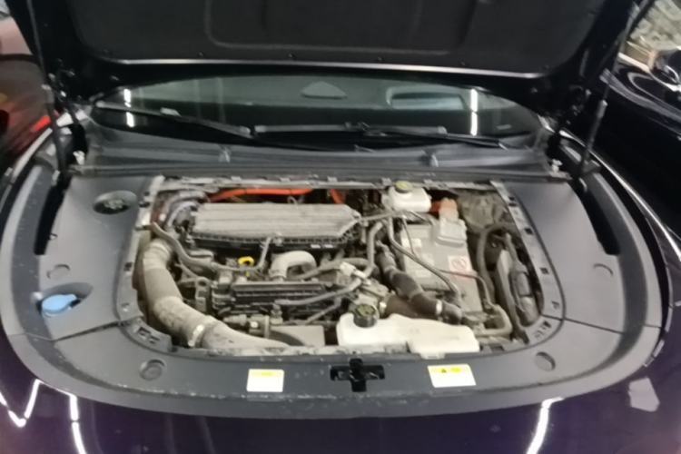 Used VOYAH PASSION 2024 PHEV Four-Wheel Drive Ultra-Long Range Flagship Model Engine Bay