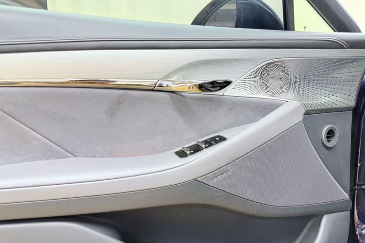 Used VOYAH PASSION 2024 PHEV Four-Wheel Drive Ultra-Long Range Flagship Model Engine Bay