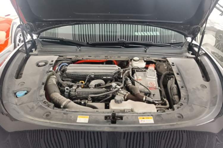 Used VOYAH PASSION 2024 PHEV Four-Wheel Drive Ultra-Long Range Flagship Model Engine Bay