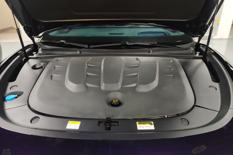 Used VOYAH PASSION 2024 PHEV Four-Wheel Drive Ultra-Long Range Executive Edition Engine Bay