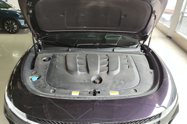 Used VOYAH PASSION 2024 PHEV Four-Wheel Drive Ultra-Long Range Flagship Model Engine Bay