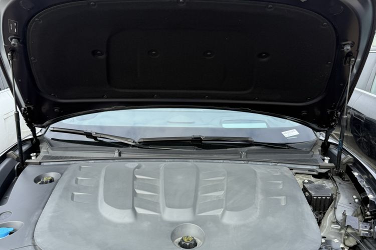 Used VOYAH PASSION 2024 PHEV Four-Wheel Drive Ultra-Long Range Executive Edition Engine Bay