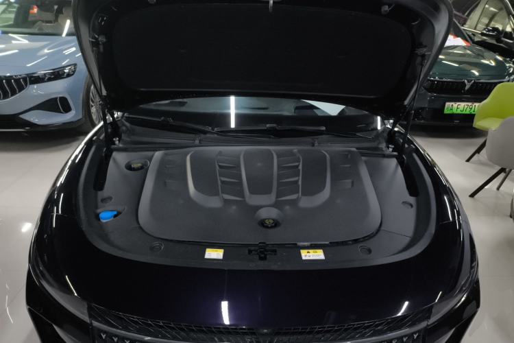 Used VOYAH PASSION 2024 PHEV Four-Wheel Drive Ultra-Long Range Flagship Model Engine Bay