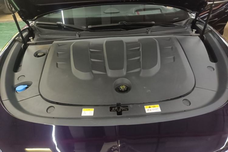 Used VOYAH PASSION 2024 PHEV Four-Wheel Drive Ultra-Long Range Flagship Model Engine Bay