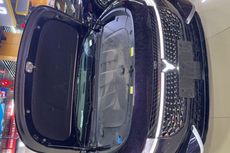Used VOYAH PASSION 2024 PHEV Four-Wheel Drive Ultra-Long Range Executive Edition Engine Bay