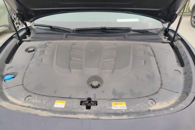 Used VOYAH PASSION 2024 PHEV Four-Wheel Drive Ultra-Long Range Flagship Model Engine Bay