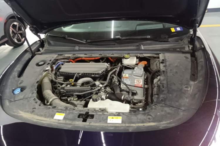 Used VOYAH PASSION 2024 PHEV Four-Wheel Drive Ultra-Long Range Flagship Model Engine Bay