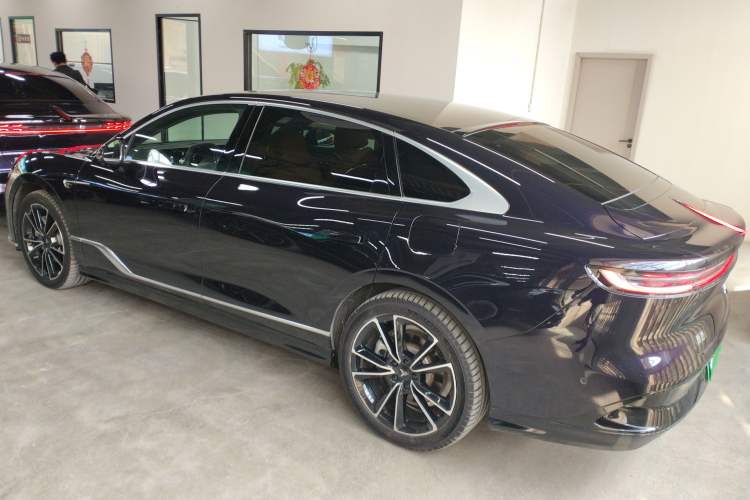 Used VOYAH PASSION 2024 PHEV Four-Wheel Drive Ultra-Long Range Flagship Model Exterior 2