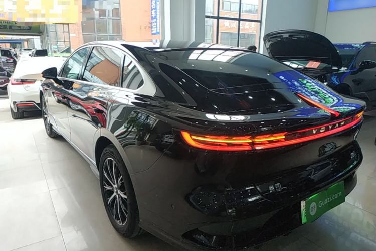 Used VOYAH PASSION 2024 PHEV Four-Wheel Drive Ultra-Long Range Executive Edition Exterior 2