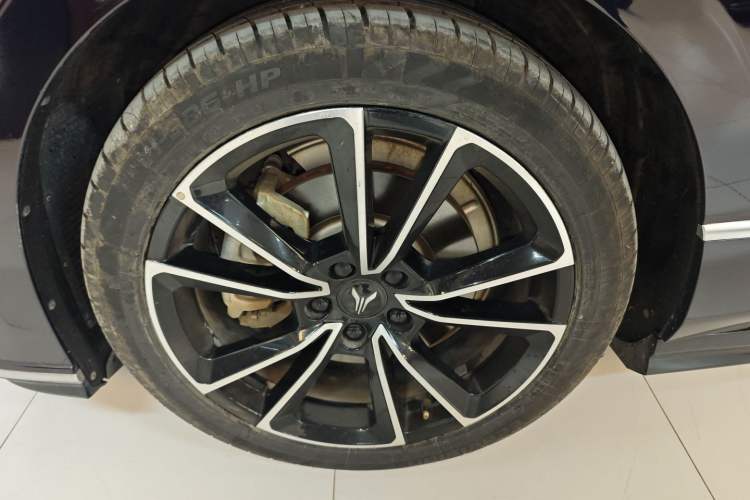 Used VOYAH PASSION 2024 PHEV Four-Wheel Drive Ultra-Long Range Flagship Model Exterior 4