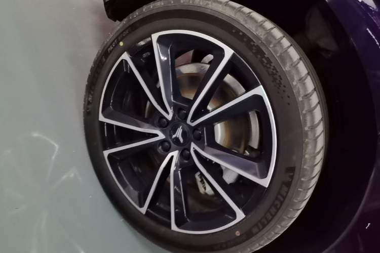 Used VOYAH PASSION 2024 PHEV Four-Wheel Drive Ultra-Long Range Flagship Model Exterior 5