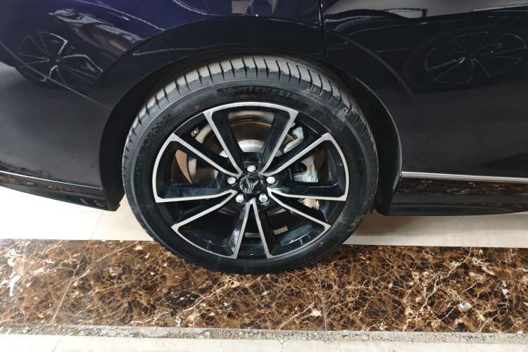 Used VOYAH PASSION 2024 PHEV Four-Wheel Drive Ultra-Long Range Flagship Model Exterior 5