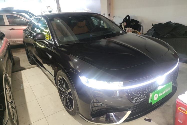 Used VOYAH PASSION 2024 PHEV Four-Wheel Drive Ultra-Long Range Flagship Model Front Right 45 Deg