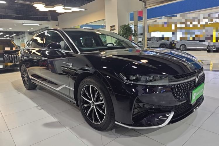 Used VOYAH PASSION 2024 PHEV Four-Wheel Drive Ultra-Long Range Executive Edition Front Right 45 Deg