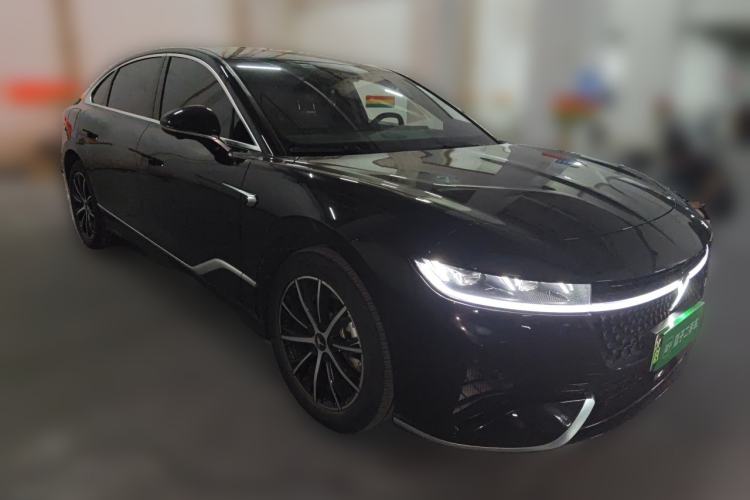Used VOYAH PASSION 2024 PHEV Four-Wheel Drive Ultra-Long Range Executive Edition Front Right 45 Deg