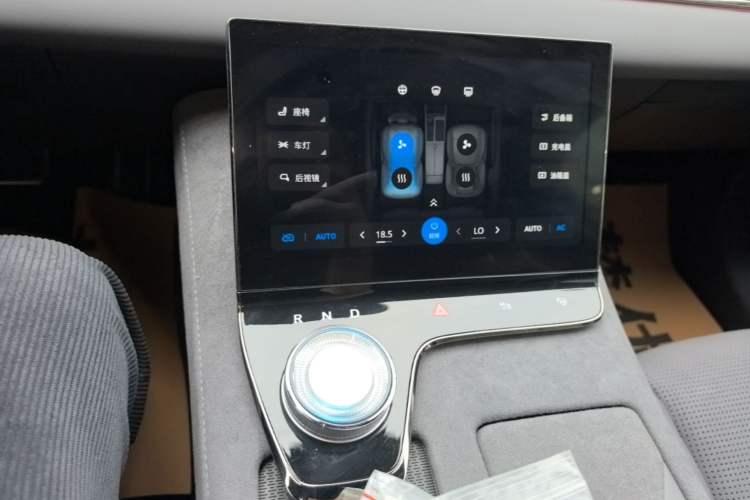Used VOYAH PASSION 2024 PHEV Four-Wheel Drive Ultra-Long Range Executive Edition Gear Lever