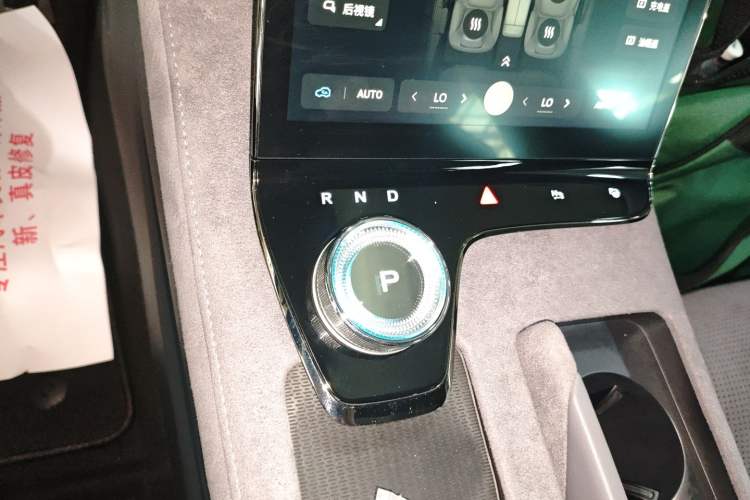 Used VOYAH PASSION 2024 PHEV Four-Wheel Drive Ultra-Long Range Flagship Model Gear Lever
