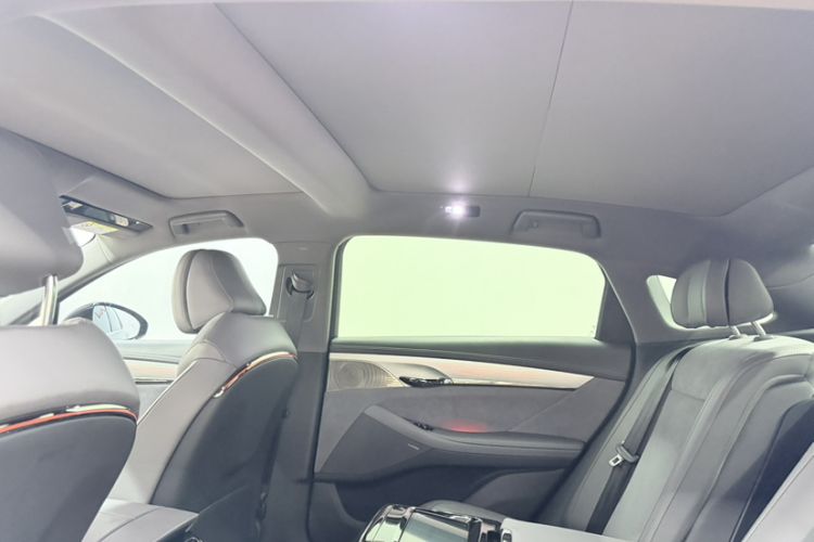Used VOYAH PASSION 2024 PHEV Four-Wheel Drive Ultra-Long Range Flagship Model Headliner