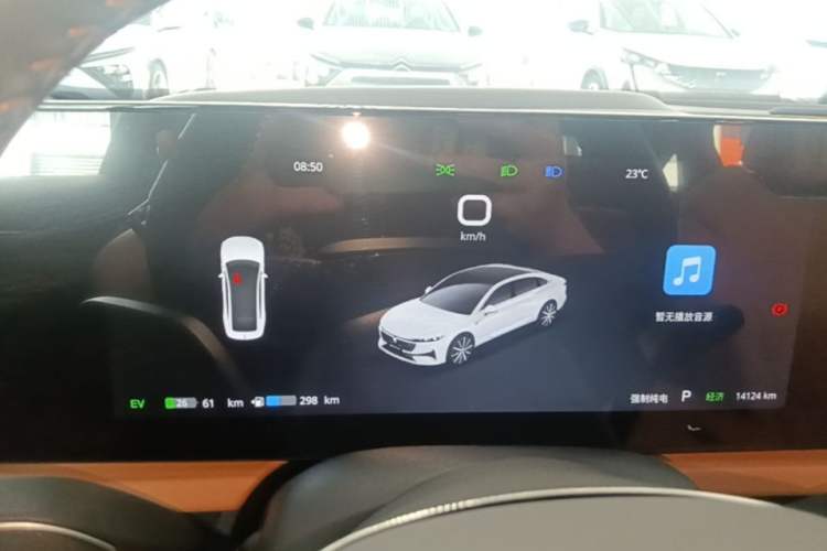 Used VOYAH PASSION 2024 PHEV Four-Wheel Drive Ultra-Long Range Flagship Model Instrument Cluster