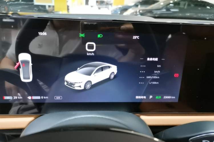 Used VOYAH PASSION 2024 PHEV Four-Wheel Drive Ultra-Long Range Flagship Model Instrument Cluster