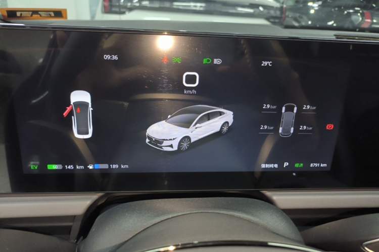 Used VOYAH PASSION 2024 PHEV Four-Wheel Drive Ultra-Long Range Executive Edition Instrument Cluster